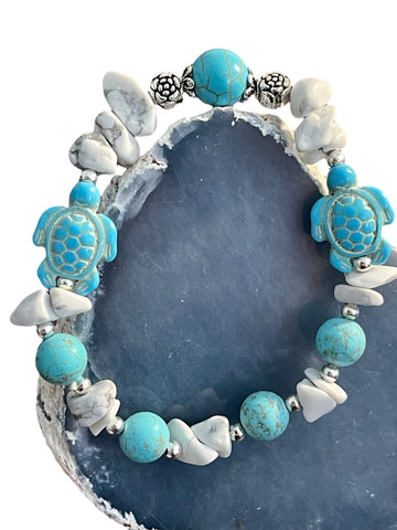 Turquoise Turtle with Howlite Chips